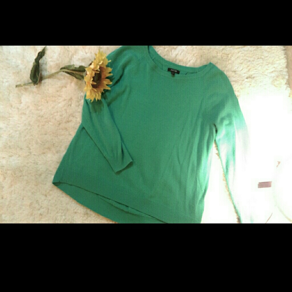 SOLD Gently Used Apt. 9 Green Sweater